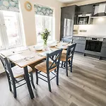 Keel House בית נופש *